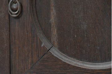 イギリスアンティーク　1920年頃　オーク材　かわいいデザイン!!　クラシカルなミラーバックサイドボード　(R-090122)