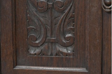 イギリスアンティーク　1920年頃　オーク材　かわいいデザイン!!　クラシカルなミラーバックサイドボード　(R-090122)