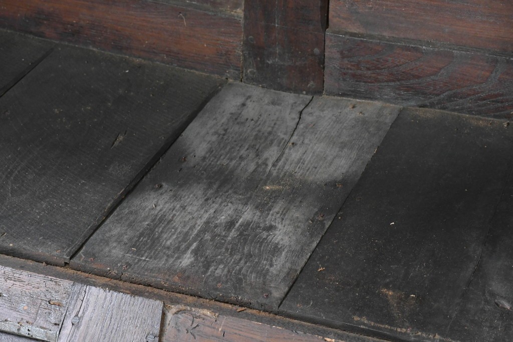 ヨーロッパアンティーク　1900年頃　オーク材　大迫力!!　圧巻のスケールと精緻な彫刻が魅力の立派なキャビネット　(R-090123)