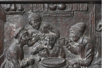 ヨーロッパアンティーク　1900年頃　オーク材　大迫力!!　圧巻のスケールと精緻な彫刻が魅力の立派なキャビネット　(R-090123)