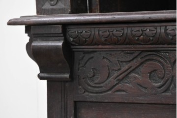 ヨーロッパアンティーク　1900年頃　オーク材　大迫力!!　圧巻のスケールと精緻な彫刻が魅力の立派なキャビネット　(R-090123)