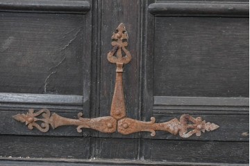 ヨーロッパアンティーク　1900年頃　オーク材　大迫力!!　圧巻のスケールと精緻な彫刻が魅力の立派なキャビネット　(R-090123)