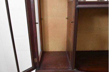 イギリスアンティーク　マホガニー材　優美なアーチミラーを備えたディスプレイキャビネット　(R-090126)