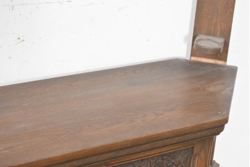 イギリスヴィンテージ　Wood Bros(ウッド・ブロス)社　Old Charm(オールドチャーム)　彫刻と色ガラスが装飾性豊かなバーカウンター　(R-090127)