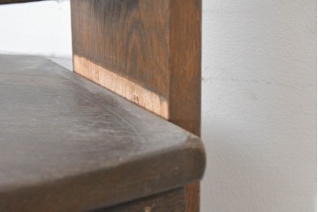 イギリスヴィンテージ　Wood Bros(ウッド・ブロス)社　Old Charm(オールドチャーム)　彫刻と色ガラスが装飾性豊かなバーカウンター　(R-090127)