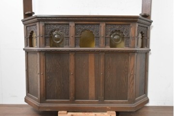 イギリスヴィンテージ　Wood Bros(ウッド・ブロス)社　Old Charm(オールドチャーム)　彫刻と色ガラスが装飾性豊かなバーカウンター　(R-090127)