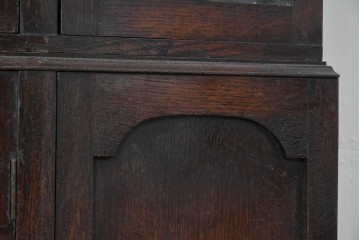 イギリスアンティーク　オーク材　重厚感あふれるブックケース　(R-090129)