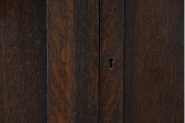 イギリスアンティーク　オーク材　重厚感あふれるブックケース　(R-090129)