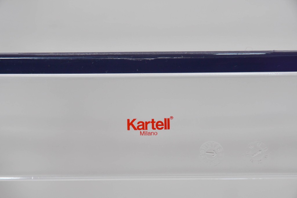 中古　イタリア　Kartell(カルテル)　フィリップ・スタルク　ルイゴースト(LOUIS GHOST)　透明感とクラシカルなフォルムが美しいアームチェア　(R-090133)