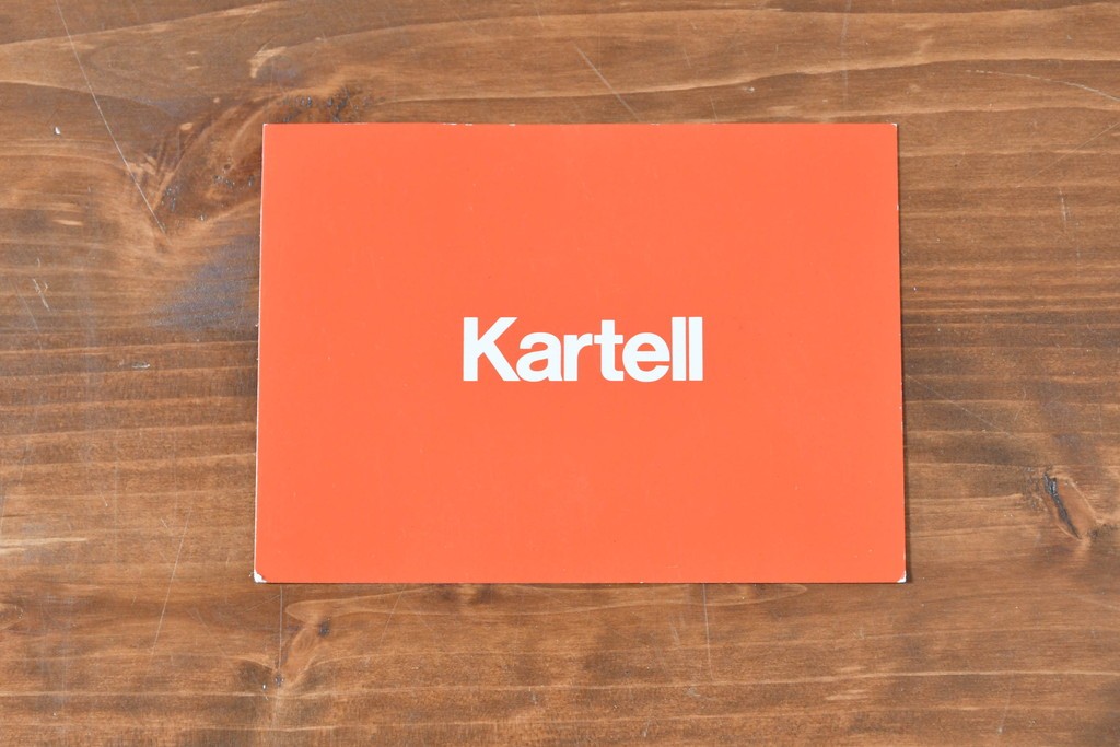 中古　イタリア　Kartell(カルテル)　フィリップ・スタルク　ルイゴースト(LOUIS GHOST)　透明感とクラシカルなフォルムが美しいアームチェア　(R-090133)