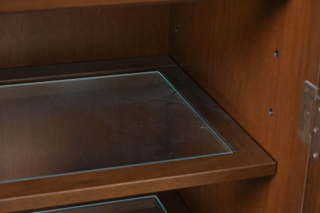 中古　美品　maruni(マルニ木工)　端正なデザインが魅力の照明付きキャビネット　定価約130万円　(R-090135)