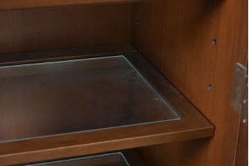 中古　美品　maruni(マルニ木工)　端正なデザインが魅力の照明付きキャビネット　定価約130万円　(R-090135)