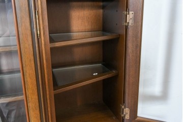 中古　美品　maruni(マルニ木工)　端正なデザインが魅力の照明付きキャビネット　定価約130万円　(R-090135)