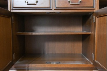 中古　美品　maruni(マルニ木工)　端正なデザインが魅力の照明付きキャビネット　定価約130万円　(R-090135)