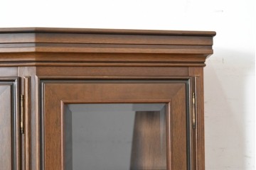 中古　美品　maruni(マルニ木工)　端正なデザインが魅力の照明付きキャビネット　定価約130万円　(R-090135)