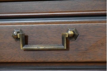 中古　美品　maruni(マルニ木工)　端正なデザインが魅力の照明付きキャビネット　定価約130万円　(R-090135)