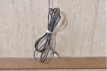中古　美品　maruni(マルニ木工)　端正なデザインが魅力の照明付きキャビネット　定価約130万円　(R-090135)