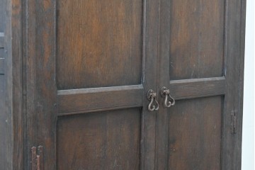 イギリスアンティーク　オーク材　クラシカルな意匠のワードローブ　(R-090137)