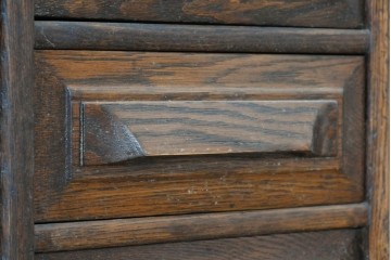 イギリスアンティーク　オーク材　希少な小振りサイズ!　重厚な佇まいのロールトップデスク　(R-090142)