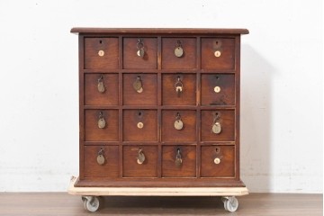 【簡易リペア限定品】　イギリスアンティーク　1910年から1930年頃　オーク材　16杯の引き出しを備えた卓上引き出し　(R-090143)