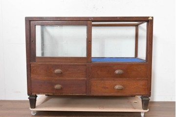 イギリスアンティーク　1930年頃　希少デザイン!!　小振りな引き出し付きガラスケース　(R-090145)