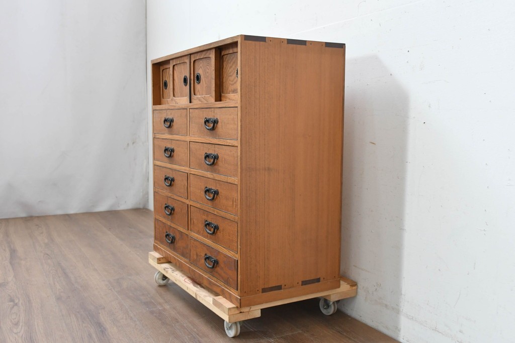 和製ヴィンテージ　上手物!!　職人手作り　高級家具　前面(欅材)　内部(桐材)　天板・側面(ヒノキ材)　木目が美しい引き出し10杯の収納棚　(R-090149)