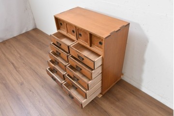 和製ヴィンテージ　上手物!!　職人手作り　高級家具　前面(欅材)　内部(桐材)　天板・側面(ヒノキ材)　木目が美しい引き出し10杯の収納棚　(R-090149)