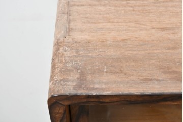 和製ヴィンテージ　昭和中期　上手物!!　職人手作り高級品　前面黒柿材　違い棚と引き出しを備えた茶箪笥　(R-090150)