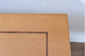 中古　KOSUGA(コスガ)　MILANO(ミラノ)シリーズ　2208　天板の象嵌意匠がアクセントのダイニングテーブル　(R-090154)