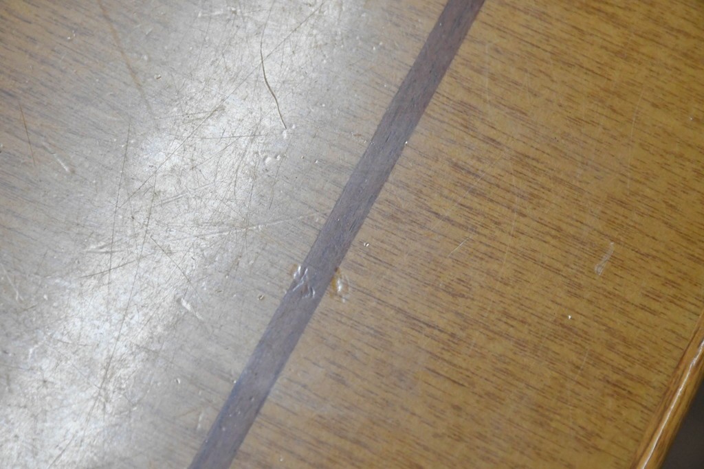 中古　KOSUGA(コスガ)　MILANO(ミラノ)シリーズ　2208　天板の象嵌意匠がアクセントのダイニングテーブル　(R-090154)