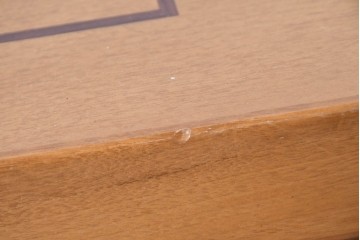 中古　KOSUGA(コスガ)　MILANO(ミラノ)シリーズ　2208　天板の象嵌意匠がアクセントのダイニングテーブル　(R-090154)