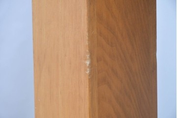 中古　KOSUGA(コスガ)　MILANO(ミラノ)シリーズ　2208　天板の象嵌意匠がアクセントのダイニングテーブル　(R-090154)