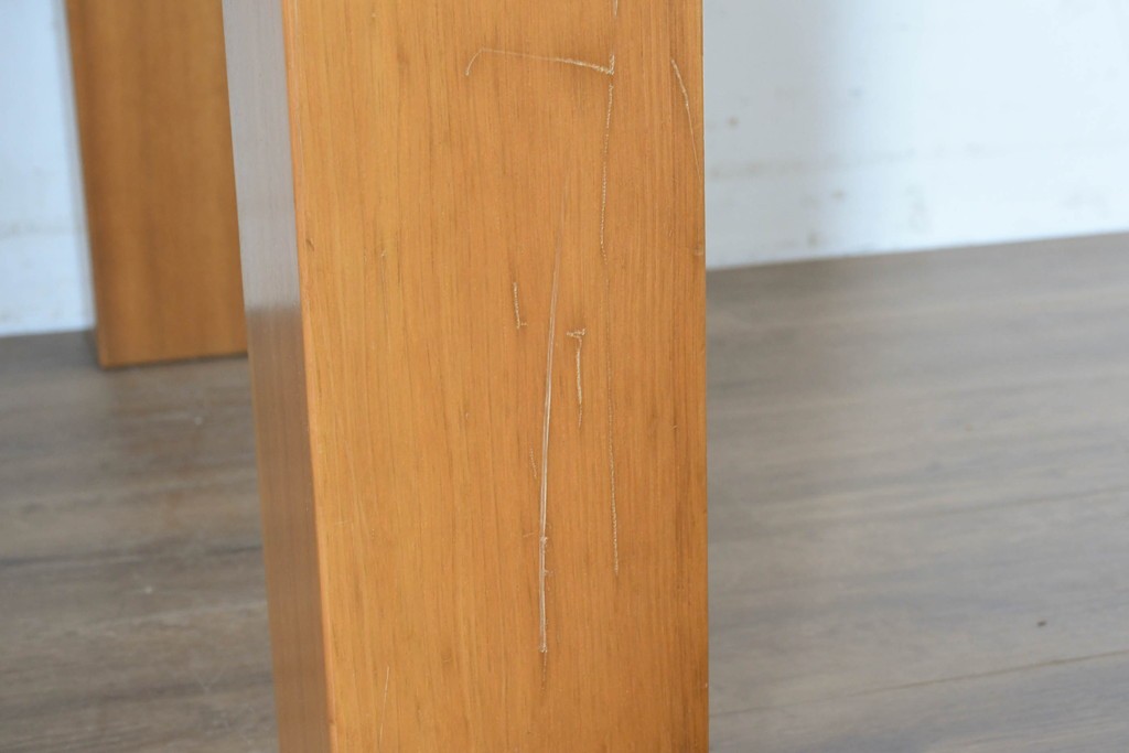 中古　KOSUGA(コスガ)　MILANO(ミラノ)シリーズ　2208　天板の象嵌意匠がアクセントのダイニングテーブル　(R-090154)