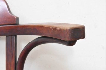 アンティーク家具　THONET(トーネット)　座面の意匠が目を引くベントウッドアームチェア　(R-090159)