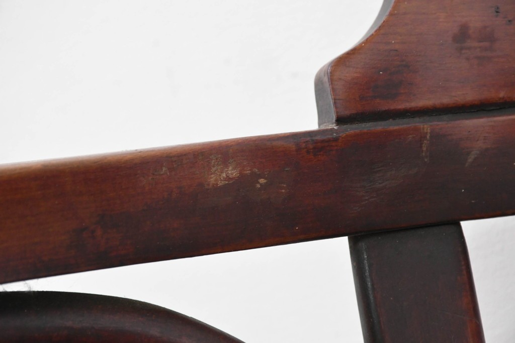 アンティーク家具　THONET(トーネット)　座面の意匠が目を引くベントウッドアームチェア　(R-090159)