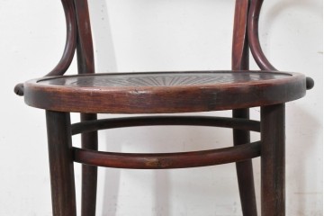 アンティーク家具　THONET(トーネット)　座面の意匠が目を引くベントウッドアームチェア　(R-090159)