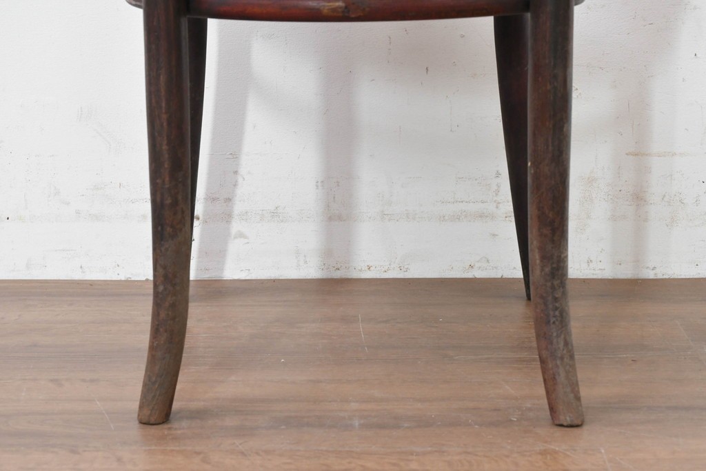 アンティーク家具　THONET(トーネット)　座面の意匠が目を引くベントウッドアームチェア　(R-090159)