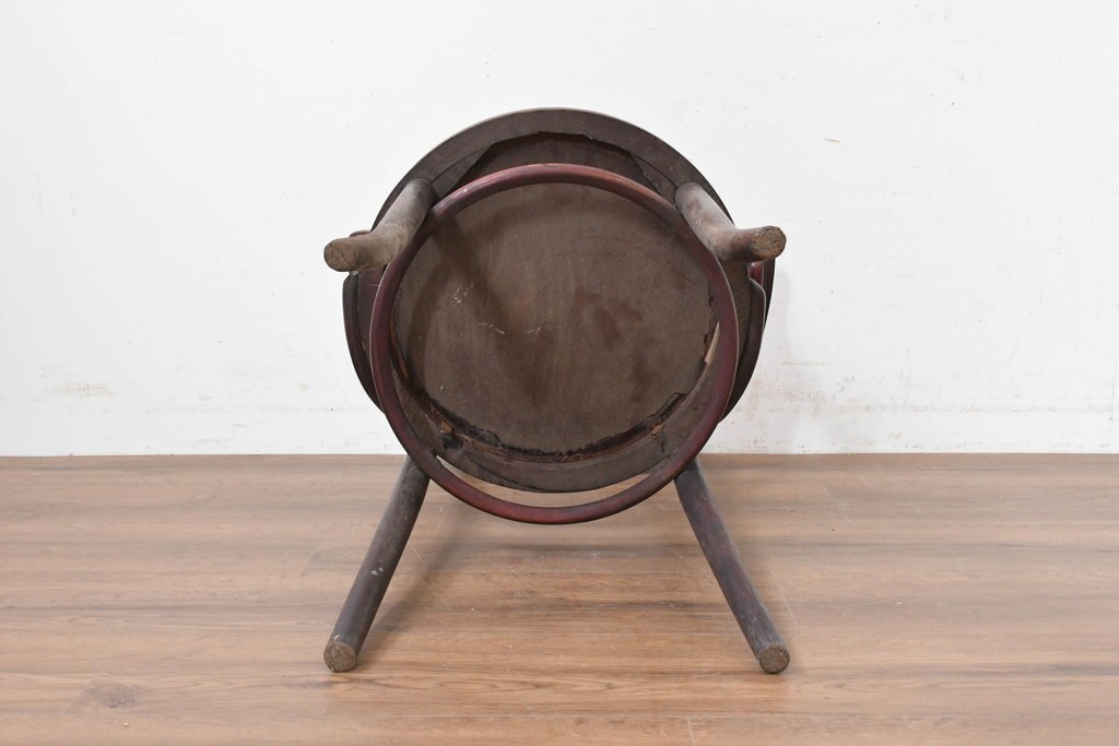 アンティーク家具　THONET(トーネット)　座面の意匠が目を引くベントウッドアームチェア　(R-090159)
