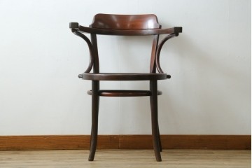 アンティーク家具　THONET(トーネット)　座面の意匠が目を引くベントウッドアームチェア　(R-090159)