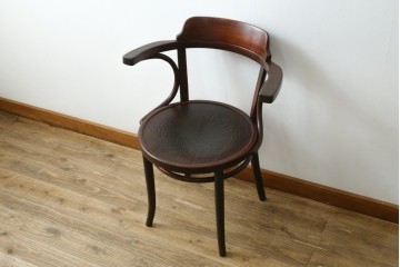 アンティーク家具　THONET(トーネット)　座面の意匠が目を引くベントウッドアームチェア　(R-090159)