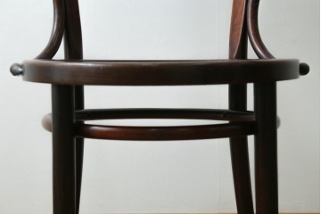アンティーク家具　THONET(トーネット)　座面の意匠が目を引くベントウッドアームチェア　(R-090159)