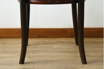 アンティーク家具　THONET(トーネット)　座面の意匠が目を引くベントウッドアームチェア　(R-090159)