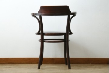 アンティーク家具　THONET(トーネット)　座面の意匠が目を引くベントウッドアームチェア　(R-090159)