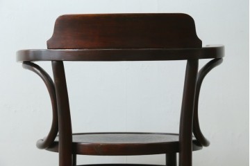 アンティーク家具　THONET(トーネット)　座面の意匠が目を引くベントウッドアームチェア　(R-090159)