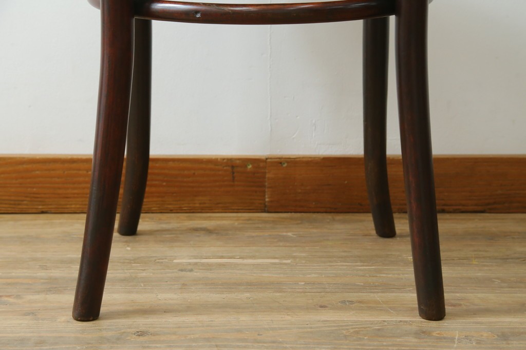 アンティーク家具　THONET(トーネット)　座面の意匠が目を引くベントウッドアームチェア　(R-090159)
