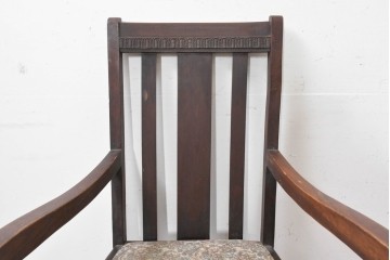 イギリスアンティーク　オーク材　花柄座面がやさしい華やぎを添えるアームチェア　(R-090161)