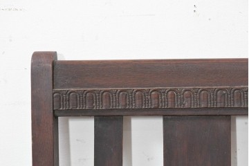 イギリスアンティーク　オーク材　花柄座面がやさしい華やぎを添えるアームチェア　(R-090161)