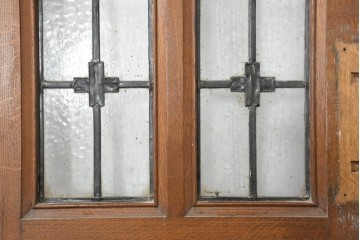 アンティーク建具　1920年から1930年頃　オーク材　ひし形意匠のステンドグラス入りドア 2枚(1対) セット　(R-090169)