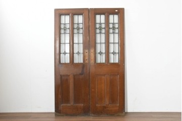 アンティーク建具　1920年から1930年頃　オーク材　ひし形意匠のステンドグラス入りドア 2枚(1対) セット　(R-090169)
