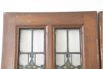 アンティーク建具　1920年から1930年頃　オーク材　ひし形意匠のステンドグラス入りドア 2枚(1対) セット　(R-090169)
